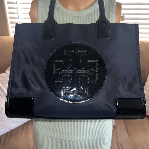 NWOT. Black Tory Burch Ella Patent Tote Bag & Wallet - Picture 3 of 10
